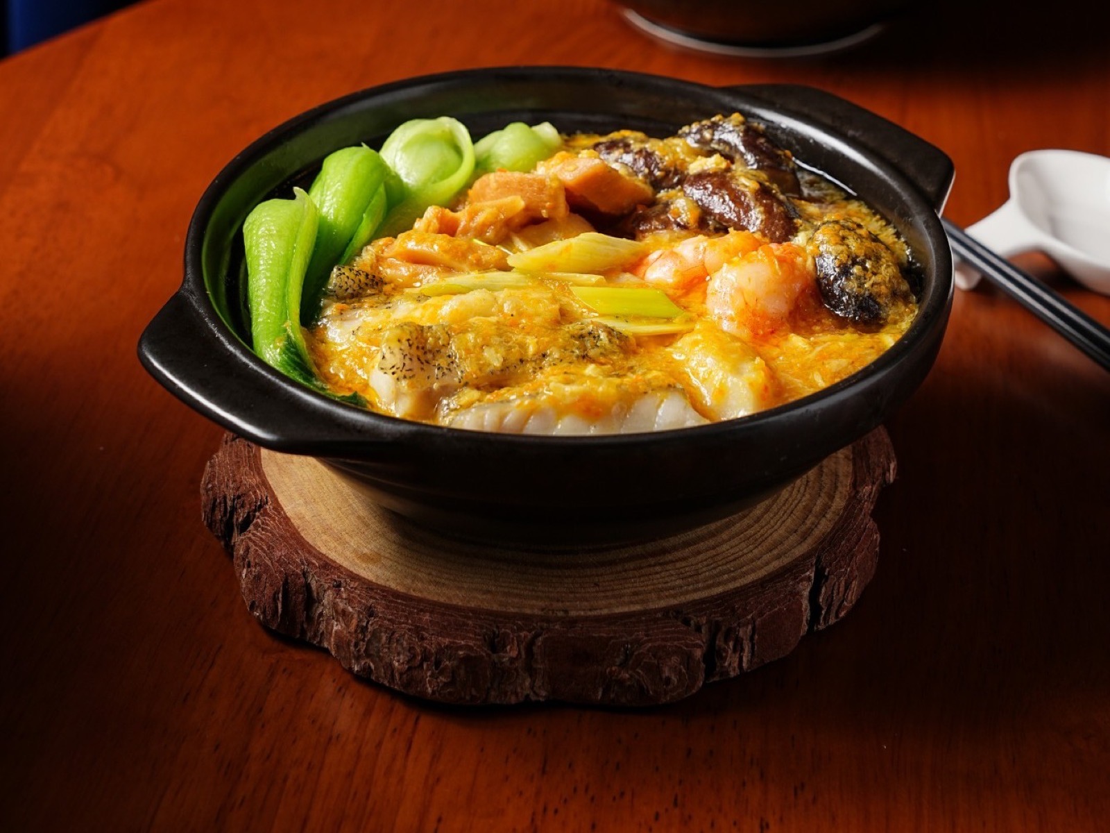 招牌料理:蟹粉海皇豆腐煲