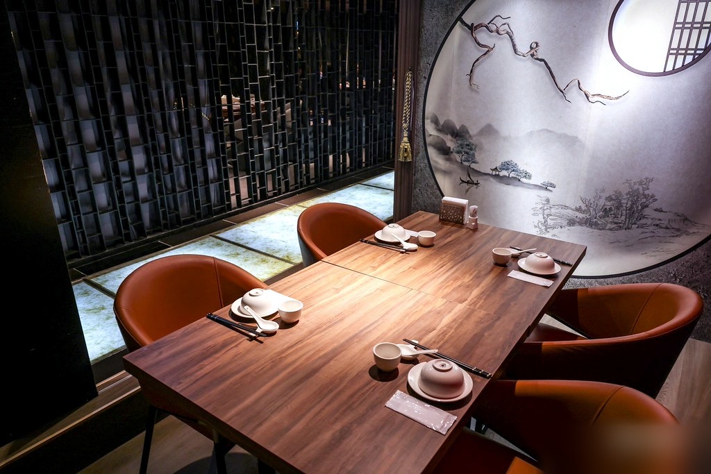半開放包廂用餐環境,適合家庭聚餐與朋友聚會